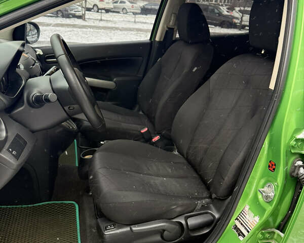 Зелений Мазда 2, об'ємом двигуна 1.5 л та пробігом 151 тис. км за 7100 $, фото 7 на Automoto.ua