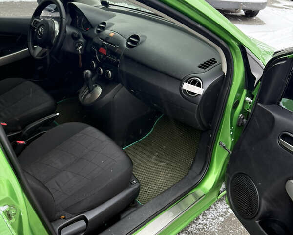 Зелений Мазда 2, об'ємом двигуна 1.5 л та пробігом 151 тис. км за 7100 $, фото 12 на Automoto.ua