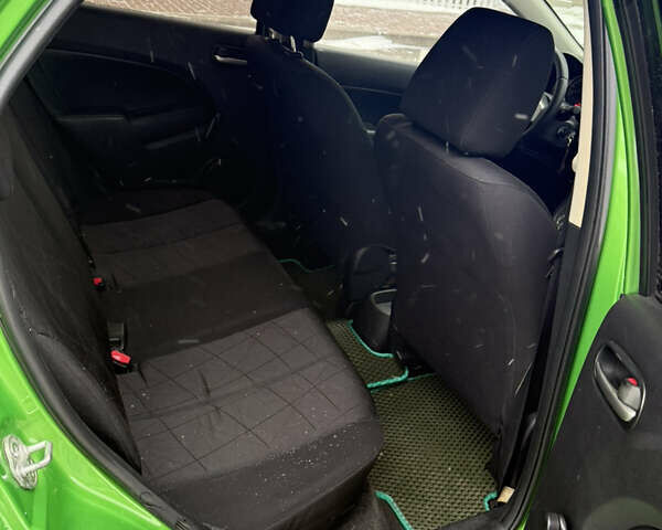 Зелений Мазда 2, об'ємом двигуна 1.5 л та пробігом 151 тис. км за 7100 $, фото 9 на Automoto.ua