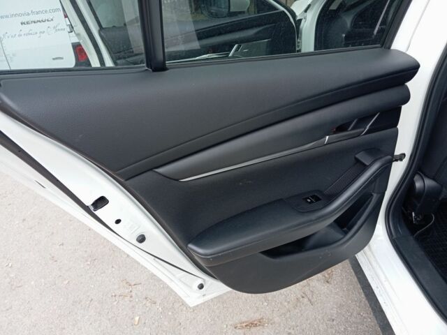 Белый Мазда 3 МПС, объемом двигателя 2.5 л и пробегом 69 тыс. км за 14200 $, фото 11 на Automoto.ua