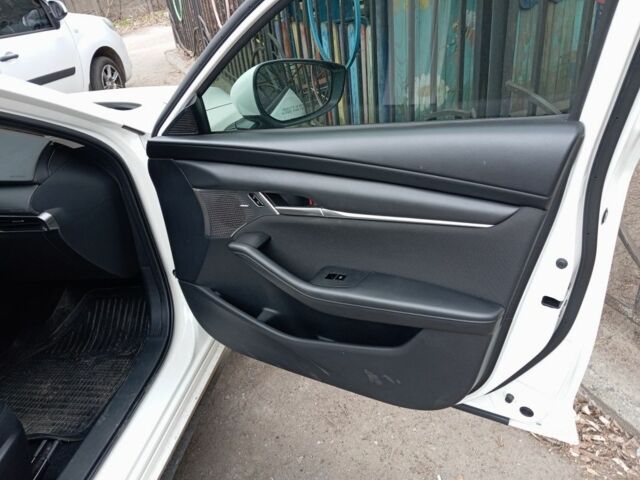 Белый Мазда 3 МПС, объемом двигателя 2.5 л и пробегом 69 тыс. км за 14200 $, фото 9 на Automoto.ua