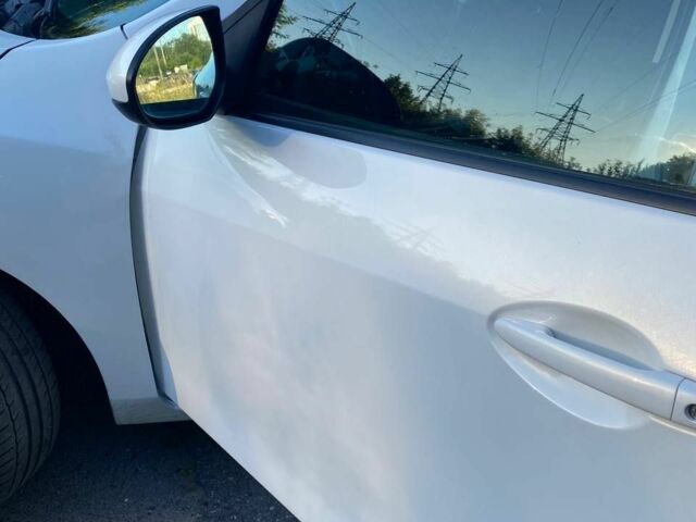 Білий Мазда 3, об'ємом двигуна 0 л та пробігом 176 тис. км за 7300 $, фото 4 на Automoto.ua