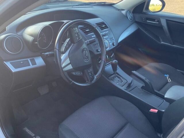 Білий Мазда 3, об'ємом двигуна 0 л та пробігом 176 тис. км за 7300 $, фото 1 на Automoto.ua