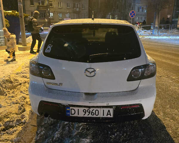 Белый Мазда 3, объемом двигателя 1.6 л и пробегом 320 тыс. км за 3300 $, фото 11 на Automoto.ua