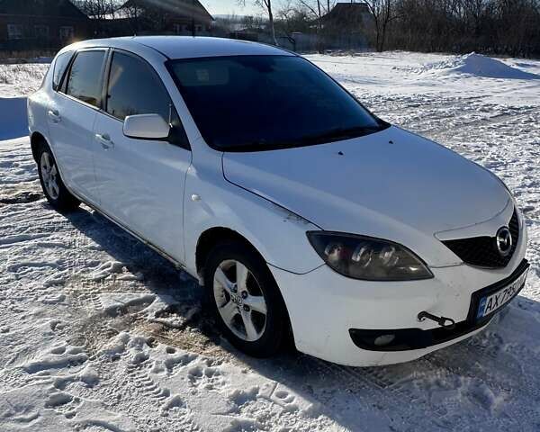 Білий Мазда 3, об'ємом двигуна 1.56 л та пробігом 300 тис. км за 3700 $, фото 1 на Automoto.ua