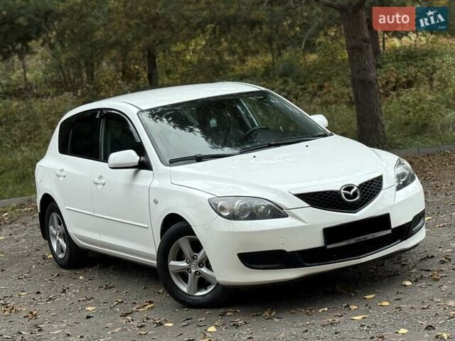 Белый Мазда 3, объемом двигателя 1.59 л и пробегом 305 тыс. км за 4900 $, фото 5 на Automoto.ua