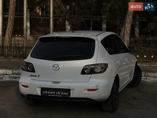 Білий Мазда 3, об'ємом двигуна 1.6 л та пробігом 226 тис. км за 5299 $, фото 3 на Automoto.ua