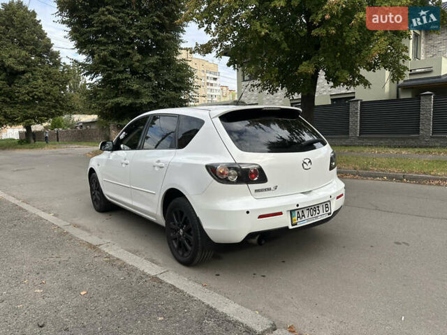 Білий Мазда 3, об'ємом двигуна 1.6 л та пробігом 219 тис. км за 5500 $, фото 6 на Automoto.ua