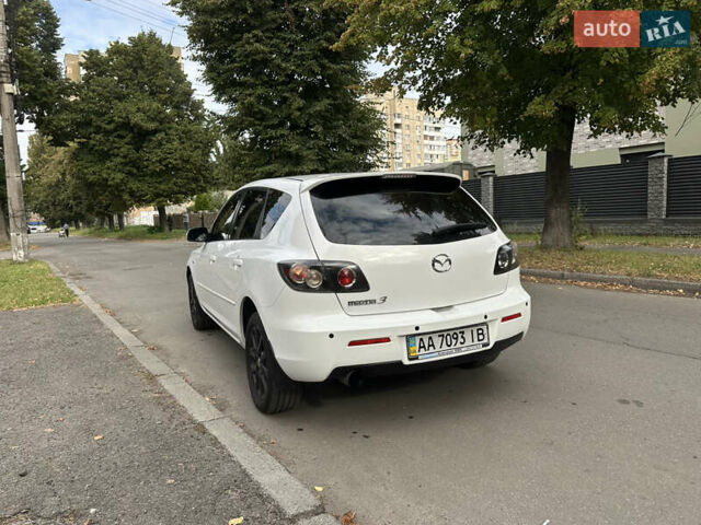Білий Мазда 3, об'ємом двигуна 1.6 л та пробігом 219 тис. км за 5500 $, фото 7 на Automoto.ua