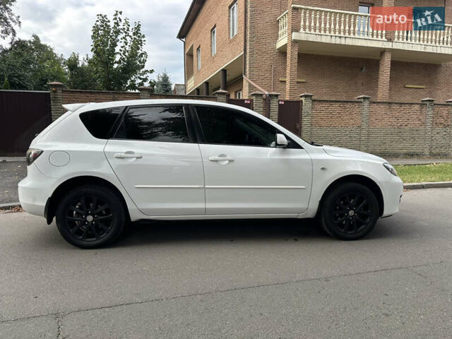 Білий Мазда 3, об'ємом двигуна 1.6 л та пробігом 219 тис. км за 5500 $, фото 12 на Automoto.ua