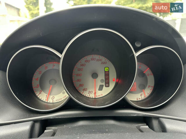 Білий Мазда 3, об'ємом двигуна 1.6 л та пробігом 219 тис. км за 5500 $, фото 28 на Automoto.ua