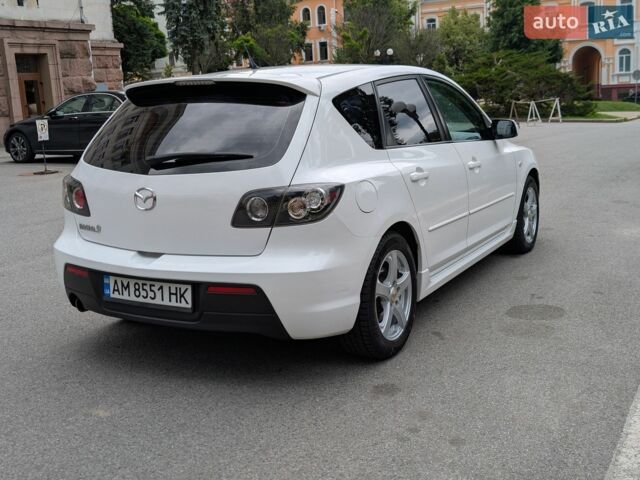 Белый Мазда 3, объемом двигателя 2 л и пробегом 247 тыс. км за 5700 $, фото 3 на Automoto.ua