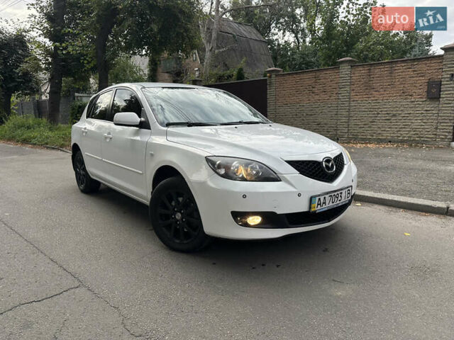 Білий Мазда 3, об'ємом двигуна 1.6 л та пробігом 219 тис. км за 5500 $, фото 2 на Automoto.ua