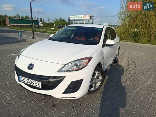 Белый Мазда 3, объемом двигателя 1.56 л и пробегом 230 тыс. км за 6500 $, фото 1 на Automoto.ua