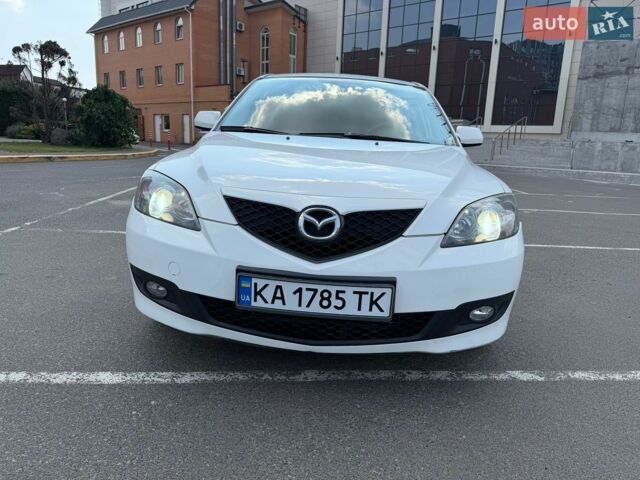 Белый Мазда 3, объемом двигателя 2 л и пробегом 161 тыс. км за 6700 $, фото 3 на Automoto.ua