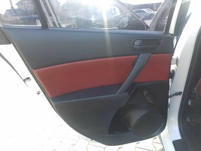 Белый Мазда 3, объемом двигателя 1.6 л и пробегом 230 тыс. км за 5900 $, фото 15 на Automoto.ua