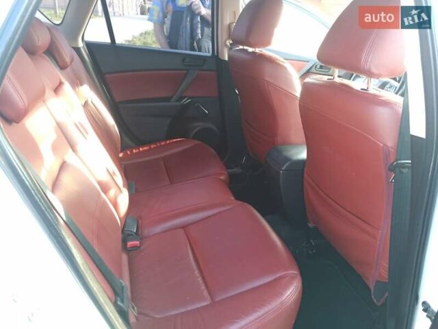 Белый Мазда 3, объемом двигателя 1.56 л и пробегом 230 тыс. км за 6500 $, фото 25 на Automoto.ua