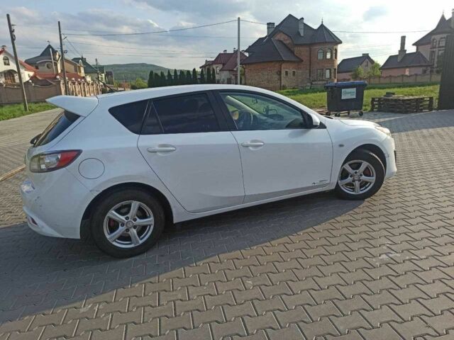 Белый Мазда 3, объемом двигателя 1.6 л и пробегом 230 тыс. км за 5900 $, фото 3 на Automoto.ua