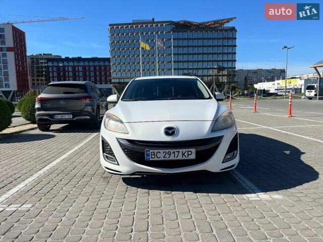 Белый Мазда 3, объемом двигателя 1.6 л и пробегом 225 тыс. км за 6400 $, фото 1 на Automoto.ua