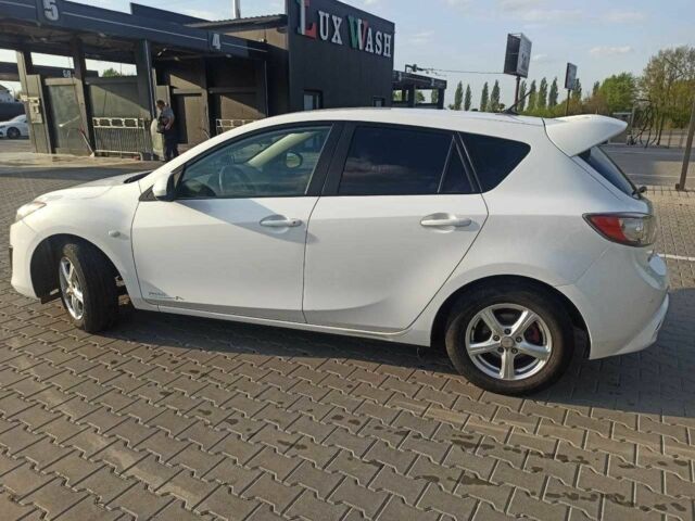 Белый Мазда 3, объемом двигателя 1.6 л и пробегом 230 тыс. км за 5900 $, фото 2 на Automoto.ua