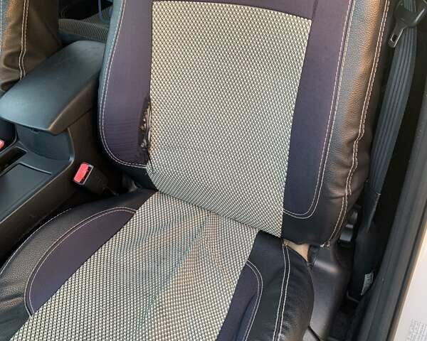 Білий Мазда 3, об'ємом двигуна 1.6 л та пробігом 95 тис. км за 9500 $, фото 15 на Automoto.ua