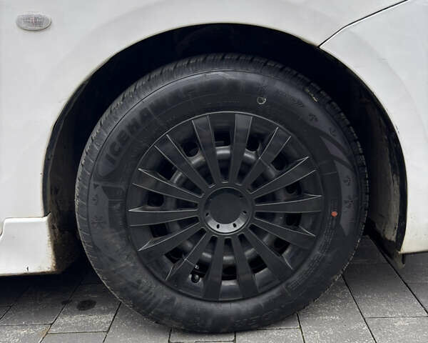 Белый Мазда 3, объемом двигателя 1.6 л и пробегом 171 тыс. км за 8500 $, фото 17 на Automoto.ua