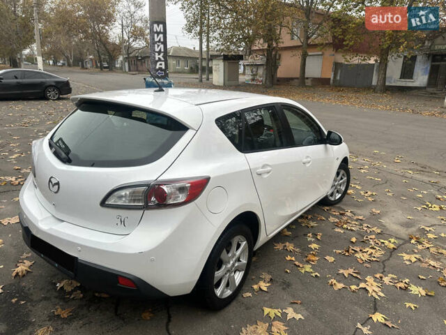 Белый Мазда 3, объемом двигателя 1.6 л и пробегом 130 тыс. км за 7200 $, фото 2 на Automoto.ua