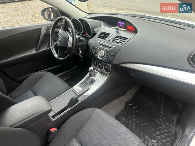 Белый Мазда 3, объемом двигателя 1.6 л и пробегом 130 тыс. км за 7200 $, фото 6 на Automoto.ua