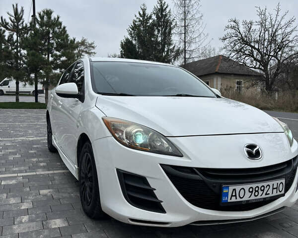 Белый Мазда 3, объемом двигателя 1.6 л и пробегом 171 тыс. км за 8500 $, фото 2 на Automoto.ua