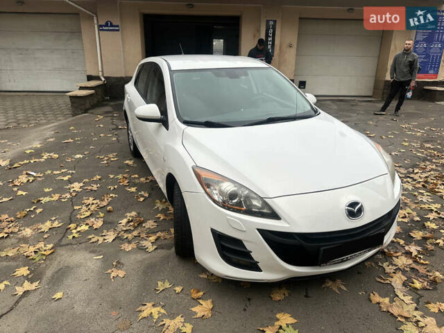 Белый Мазда 3, объемом двигателя 1.6 л и пробегом 130 тыс. км за 7200 $, фото 4 на Automoto.ua