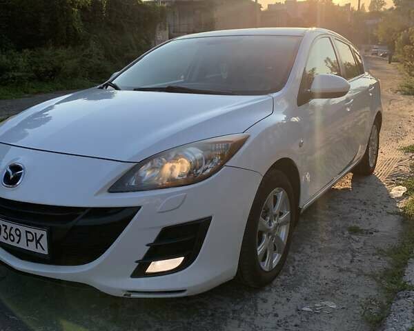 Білий Мазда 3, об'ємом двигуна 1.6 л та пробігом 95 тис. км за 9500 $, фото 3 на Automoto.ua