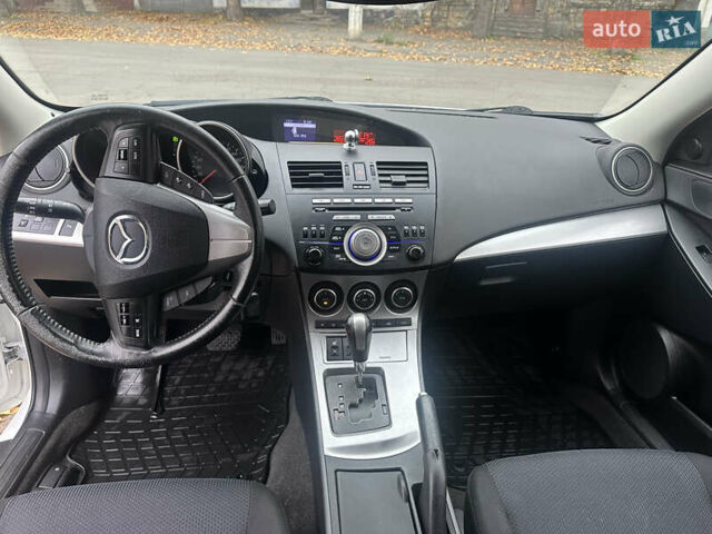 Белый Мазда 3, объемом двигателя 1.6 л и пробегом 130 тыс. км за 7200 $, фото 8 на Automoto.ua