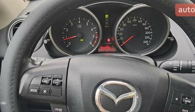 Белый Мазда 3, объемом двигателя 1.6 л и пробегом 159 тыс. км за 8000 $, фото 6 на Automoto.ua