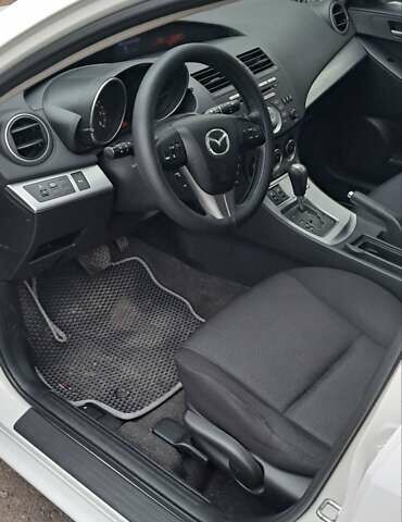 Белый Мазда 3, объемом двигателя 1.6 л и пробегом 159 тыс. км за 8000 $, фото 9 на Automoto.ua