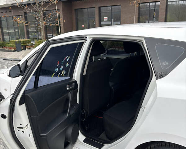 Белый Мазда 3, объемом двигателя 1.6 л и пробегом 171 тыс. км за 8500 $, фото 9 на Automoto.ua