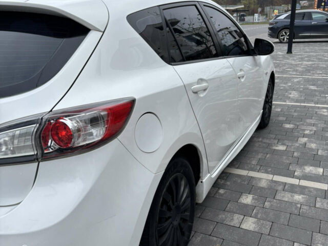 Білий Мазда 3, об'ємом двигуна 1.6 л та пробігом 171 тис. км за 8500 $, фото 4 на Automoto.ua