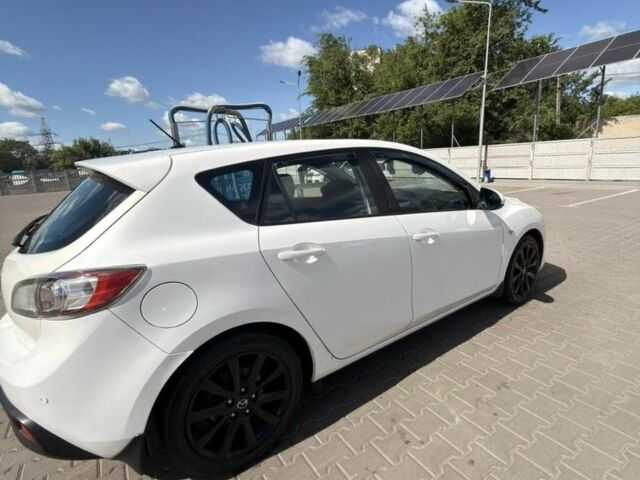 Белый Мазда 3, объемом двигателя 1.6 л и пробегом 234 тыс. км за 6325 $, фото 2 на Automoto.ua