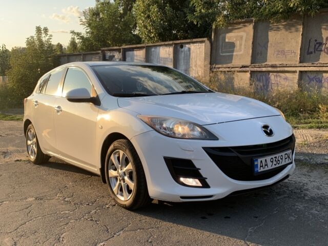 Білий Мазда 3, об'ємом двигуна 1.6 л та пробігом 95 тис. км за 9500 $, фото 2 на Automoto.ua