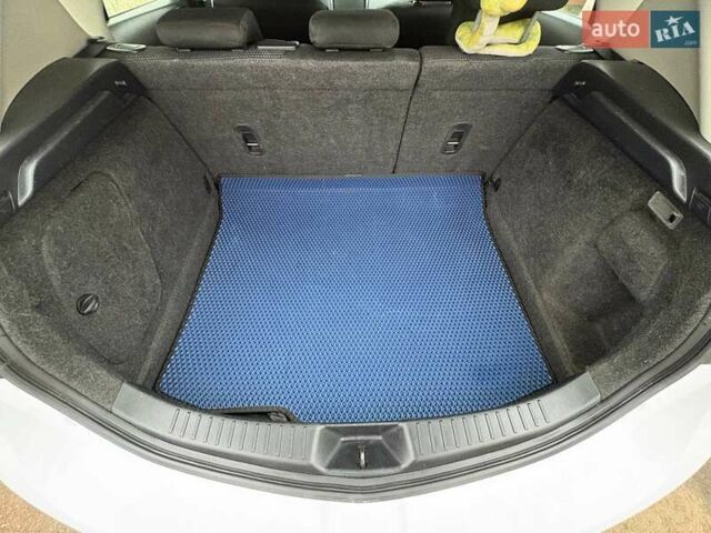 Білий Мазда 3, об'ємом двигуна 1.6 л та пробігом 151 тис. км за 6850 $, фото 17 на Automoto.ua