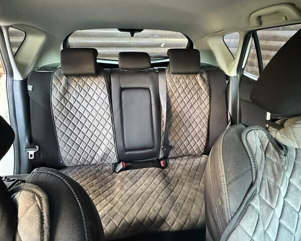 Білий Мазда 3, об'ємом двигуна 1.56 л та пробігом 227 тис. км за 7900 $, фото 14 на Automoto.ua