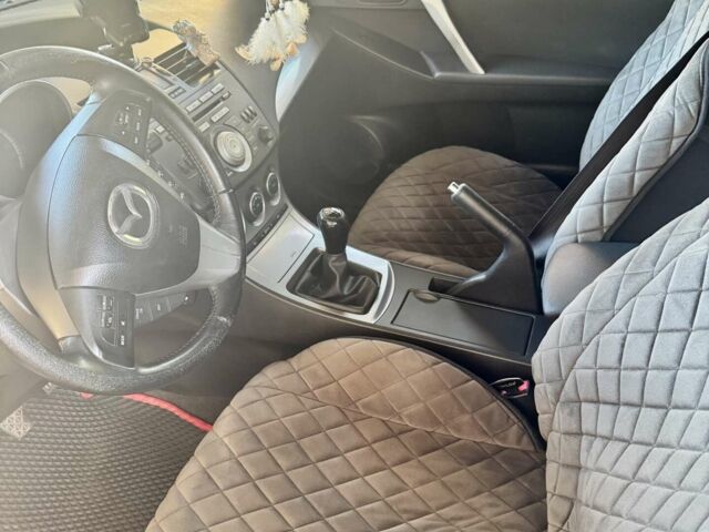 Білий Мазда 3, об'ємом двигуна 1.56 л та пробігом 230 тис. км за 6500 $, фото 11 на Automoto.ua