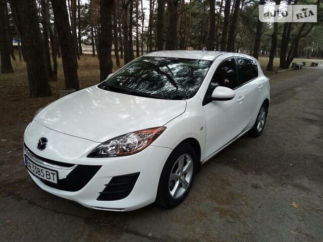 Білий Мазда 3, об'ємом двигуна 1.6 л та пробігом 182 тис. км за 9500 $, фото 3 на Automoto.ua