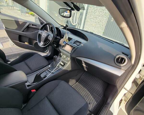 Білий Мазда 3, об'ємом двигуна 1.56 л та пробігом 228 тис. км за 7700 $, фото 20 на Automoto.ua