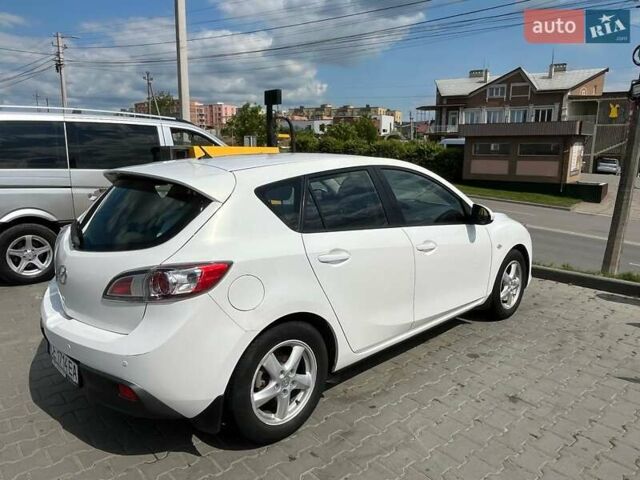 Білий Мазда 3, об'ємом двигуна 1.6 л та пробігом 198 тис. км за 7300 $, фото 12 на Automoto.ua