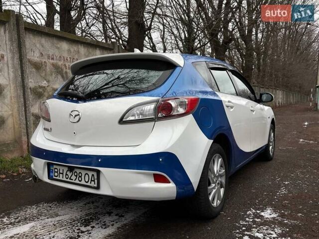 Білий Мазда 3, об'ємом двигуна 1.6 л та пробігом 151 тис. км за 6850 $, фото 4 на Automoto.ua