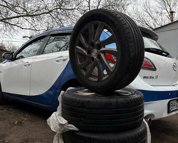 Білий Мазда 3, об'ємом двигуна 1.6 л та пробігом 151 тис. км за 6850 $, фото 13 на Automoto.ua