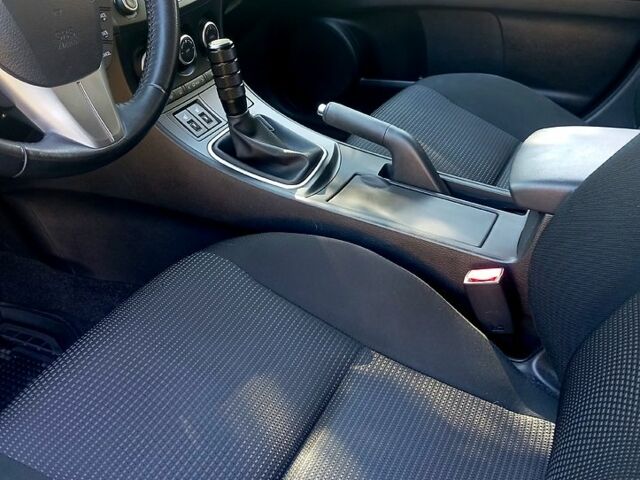 Белый Мазда 3, объемом двигателя 1.6 л и пробегом 223 тыс. км за 6500 $, фото 6 на Automoto.ua