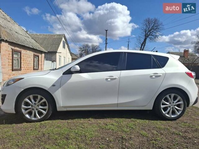 Белый Мазда 3, объемом двигателя 1.6 л и пробегом 240 тыс. км за 8200 $, фото 1 на Automoto.ua