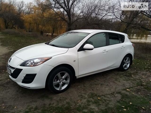 Білий Мазда 3, об'ємом двигуна 1.6 л та пробігом 182 тис. км за 9500 $, фото 7 на Automoto.ua
