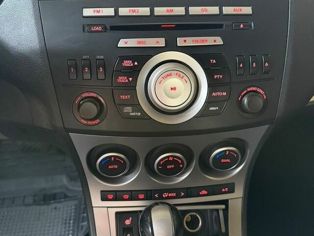 Білий Мазда 3, об'ємом двигуна 1.6 л та пробігом 96 тис. км за 7500 $, фото 11 на Automoto.ua